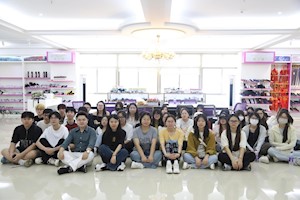 聚焦传统工艺设计：浙江广厦大学艺术设计学院师生赴东阳晴之缘制伞有限公司参访学习